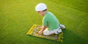 Biasakan Anak Salat Sejak Usia Balita