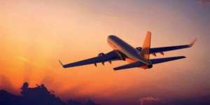 Bagaimana Menentukan Waktu Buka Puasa Ketika di Pesawat?