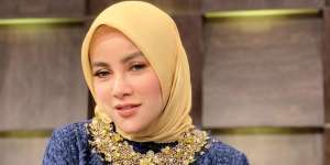 Putuskan Berhijab, Olla Ramlan Makin Cantik