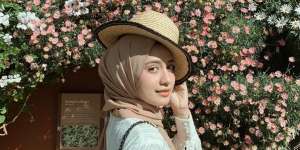 Liburan Stylish dengan Busana Hijab Selebgram