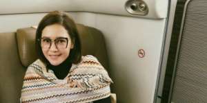 Dijemput Suami Pakai Private Jet, Harga Baju Maia Estianty Bikin Pusing