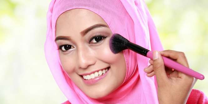 Tip Bersihkan Kuas Make Up yang Lebih Praktis