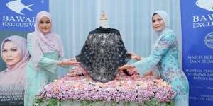 Hijab Termahal di Dunia, Harganya Saingi Mukena Syahrini