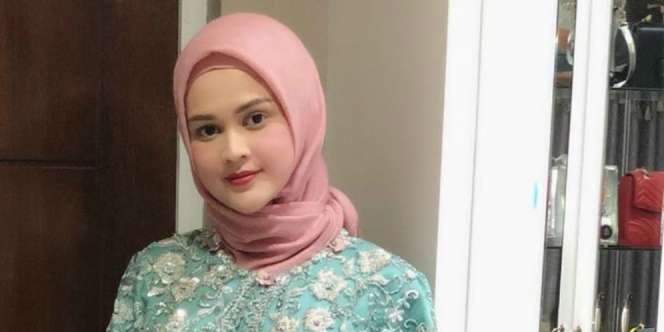 Cut Meyriska Dapat Kado Istimewa dari Roger Danuarta