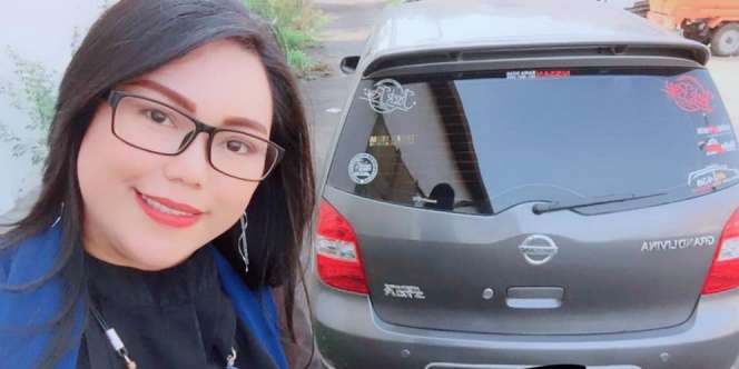 Jual Mobil Bonus Pemiliknya yang Cantik, Mau Beli?