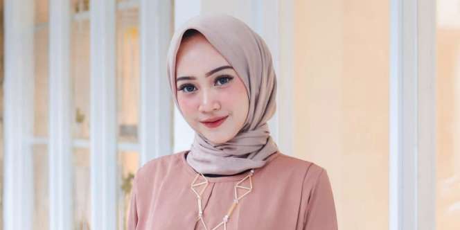 Tips Memakai BB Cushion Ala Makeup Artist Dhirman Putra