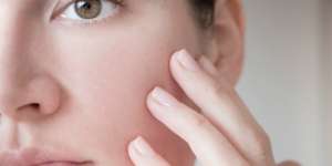 6 Cara Mengecilkan Pori-pori Wajah yang Ampuh, Ladies Wajib Coba!