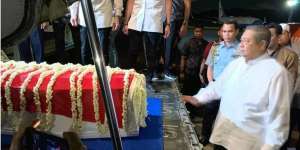 Warga dan Tokoh Masyarakat Mulai Padati Puri Cikeas