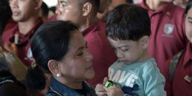 Ngemal Bareng Jan Ethes Saat Lebaran, Iriana Jokowi Tenteng Tas Mewah