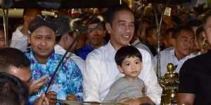 Foto-Foto Liburan Lebaran Keluarga Jokowi, Jan Ethes Jadi `Tokoh Utamanya`