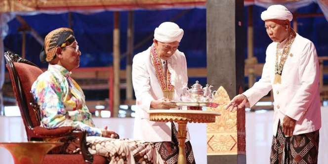 Uniknya Penyajian Teh untuk Sri Sultan Hamengku Buwono X