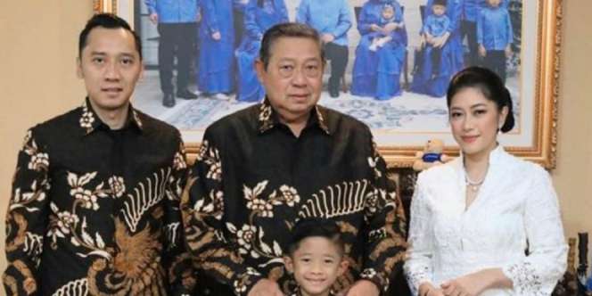 Gaya Kompak Menantu SBY ke Makam Ani Yudhoyono, Netizen Salah Fokus