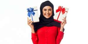 5 Cara Membungkus Kado Tanpa Perekat!