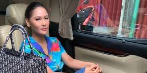 Inul Daratista Pakai Kursi Kosong Bioskop Taruh Tas Mahal, Segini Harganya