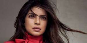 6 Cara Foto Agar Hasilnya Secantik Priyanka Chopra