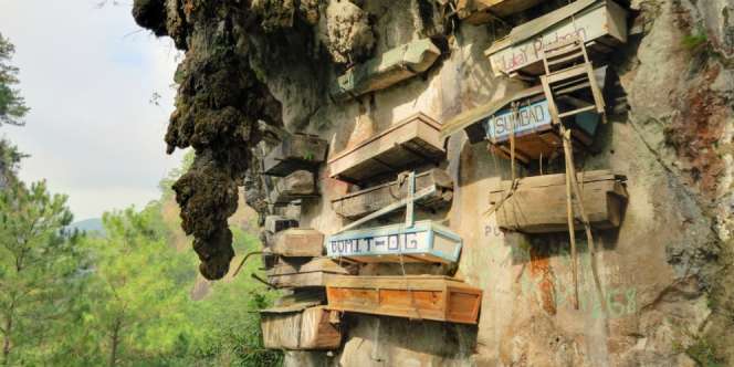 Traveling Anti Mainstream ke Kuburan Gantung