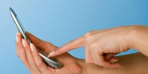 Bersedia Pakai HP Flip-Flop Jadul, Perusahaan Berani Bayar Rp14 Juta