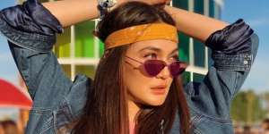 Panas-panasan di Belanda, Luna Maya Pakai Baju Puluhan Juta