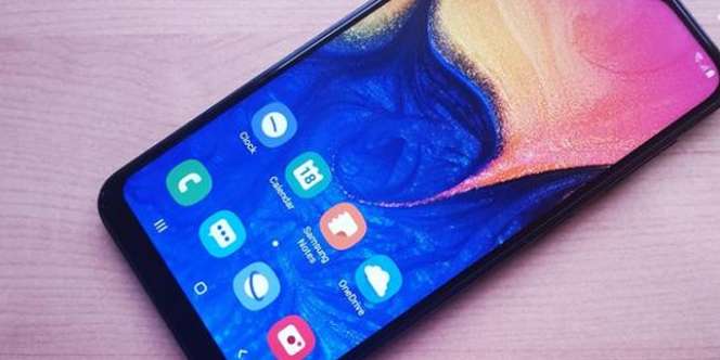 Cek Harga HP Samsung Galaxy Bezel-less Termurah 2019 di Bawah 4 Juta
