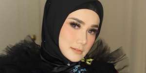 Gaya Hijab ala Pondok Pesantren Mulan Jameela Jadi Sorotan