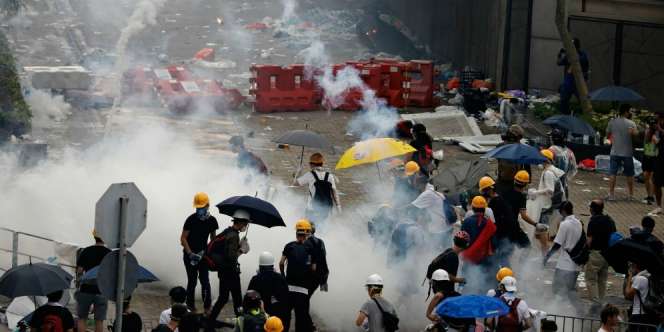 Hong Kong Lumpuh, Warga Demo Massal Tolak RUU Ekstradisi