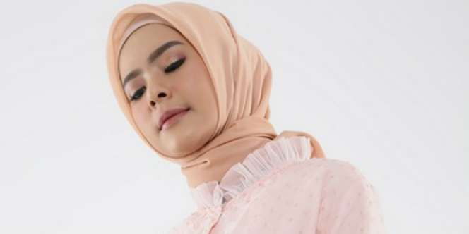 Inspirasi Busana Hijab Romantis nan Elegan