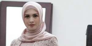 Cerita Donita Ditertawakan Pakai Baju `Gorden`