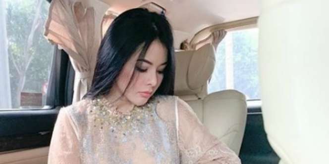 Elvia Cerolline Ulang Tahun, Billy Beri Kado Tas Palsu
