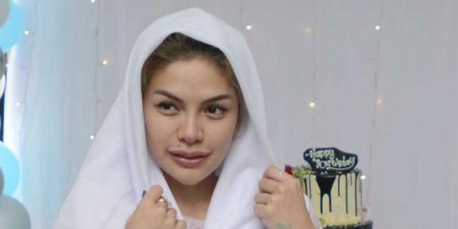 Tepergok Video Call, Nikita Mirzani Lagi Dekat dengan Seorang Artis?