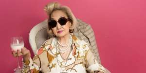Anti Mainstream, Perusahaan Roti Jadikan Seorang Nenek Jadi Model