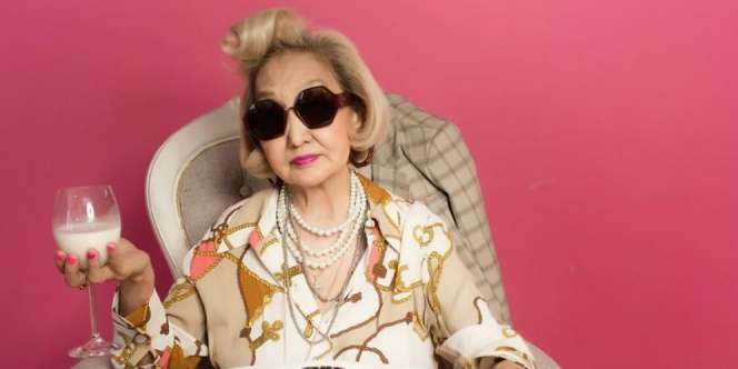 Anti Mainstream, Perusahaan Roti Jadikan Seorang Nenek Jadi Model