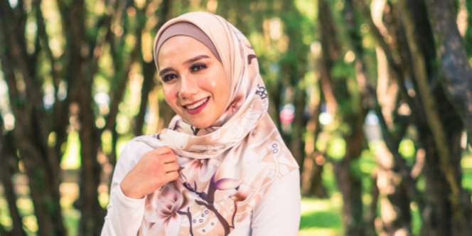 Tampil Fresh dengan Tren Makeup Musim Panas