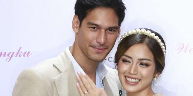 Gaya Baju Lamaran Jessica Iskandar, Super Fresh dan Kekinian