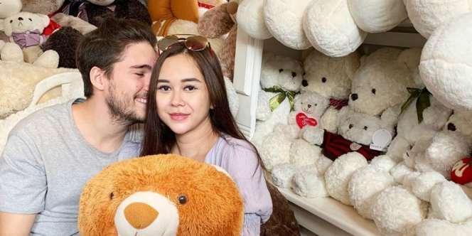 Luapan Syukur Aura Kasih Usai Lahirkan Anak Pertama