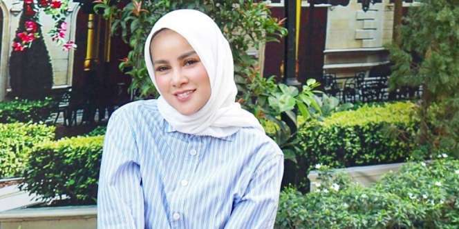 Berhijab Masih Pakai Jeans, Olla Ramlan Disuruh Bakar Pakaian