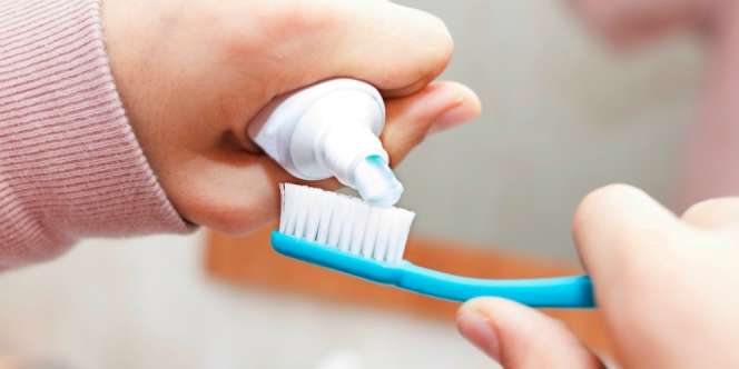 Manfaatkan Pasta Gigi untuk Membersihkan Barang di Rumah