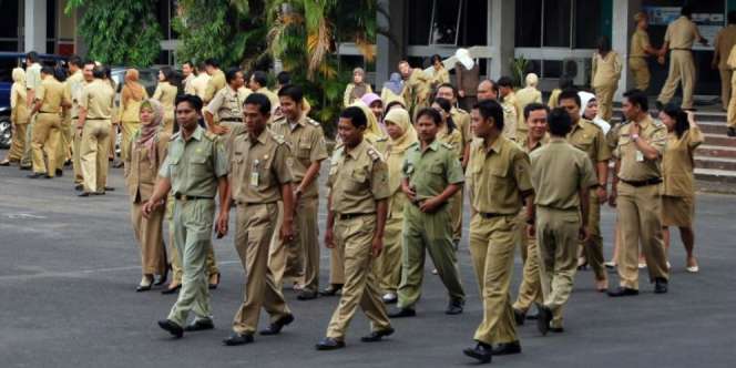 Viral Status Facebook PNS Tangerang Buat Unggahan Hina Buruh, Akun Diretas?
