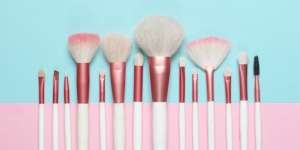 4 Alasan Harus Rutin Bersihkan Kuas Make Up