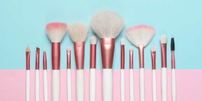 4 Alasan Harus Rutin Bersihkan Kuas Make Up