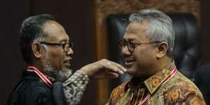 Hakim MK Tegur Bambang Widjojanto