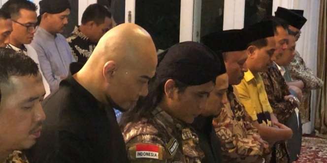 Deddy Corbuzier Ikut Magrib Berjamaah, Gerakan Sholat dan Wudhu Dipuji