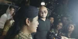 Pengalaman Deddy Corbuzier Jalani Sholat Berjemaah Pertama