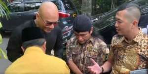 Doa Pertama Deddy Corbuzier Sebagai Seorang Muslim