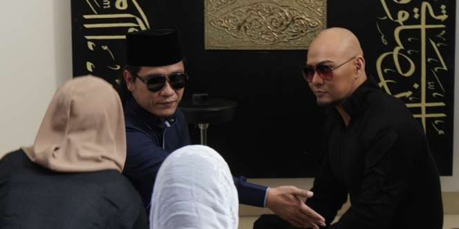 Cerita Lengkap Perjalanan 8 Bulan Deddy Corbuzier Sebelum Masuk Islam
