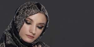 Perlukah Menepuk-Nepuk Wajah Saat Memakai Skincare?