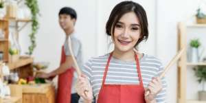Di Tahun 2019, Cewek yang Ngakunya Nggak Bisa Masak Justru Bikin Makanan Enak
