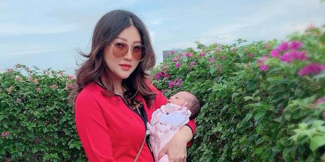 Momong Anak Pakai Daster, Anak Pertama Buka `Rahasia Mahal` Sarwendah