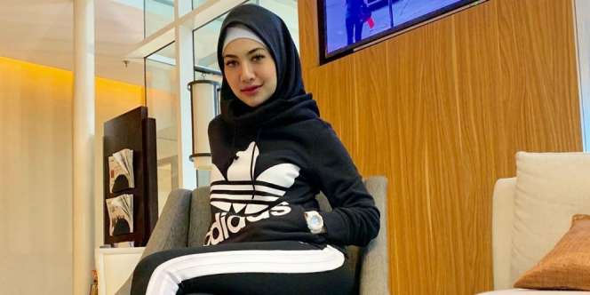Baru Berhijab, Adik Julia Perez Sudah Tampil Stylish