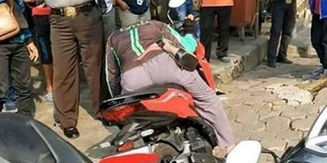 Innalillahi, Wanita Driver Ojol Meninggal dalam Posisi Duduk di Atas Motor