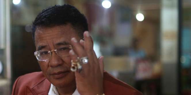 Hotman Minta Pria Penghina Mantan Istri untuk Mengelap Sepatu dan Ban Mobilnya